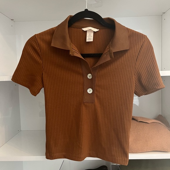 H&M Ribbed Brown Polo Top with 4 Button Detail - Picture 1 of 3